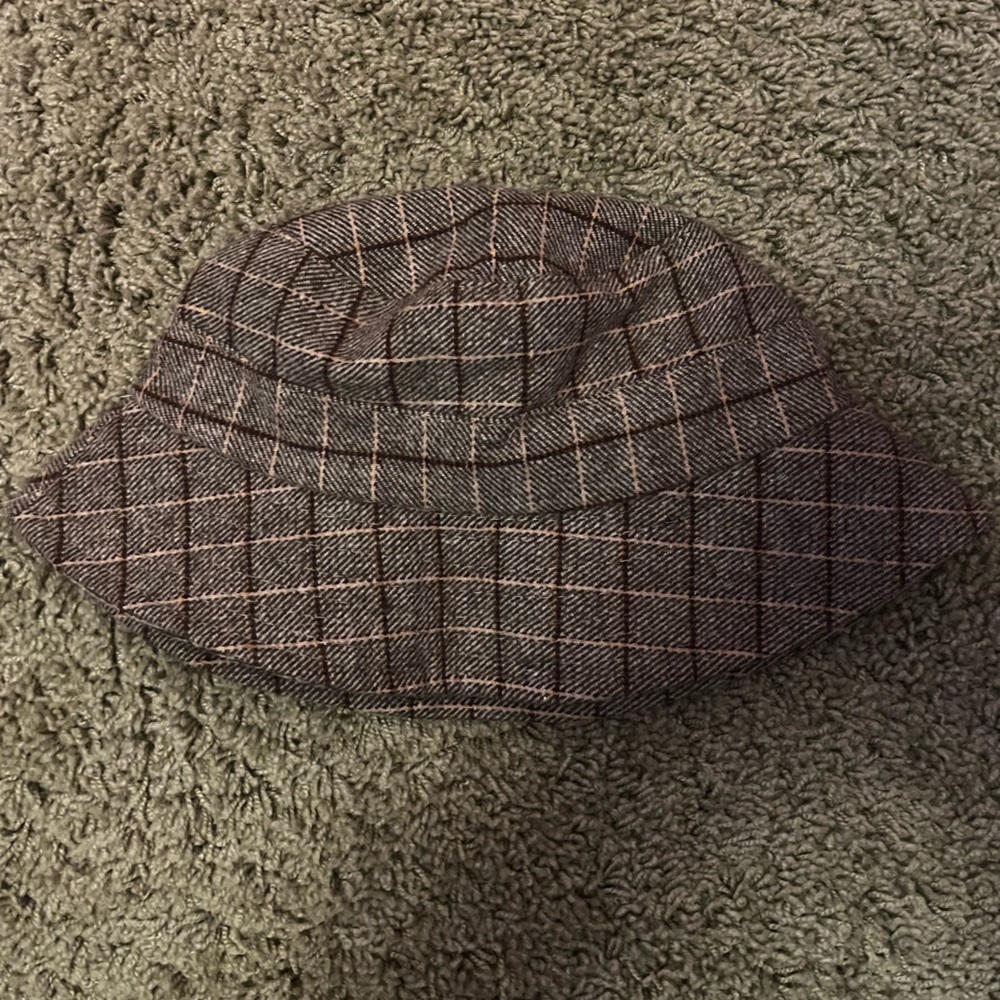 Tilly’s Plaid Bucket Hat